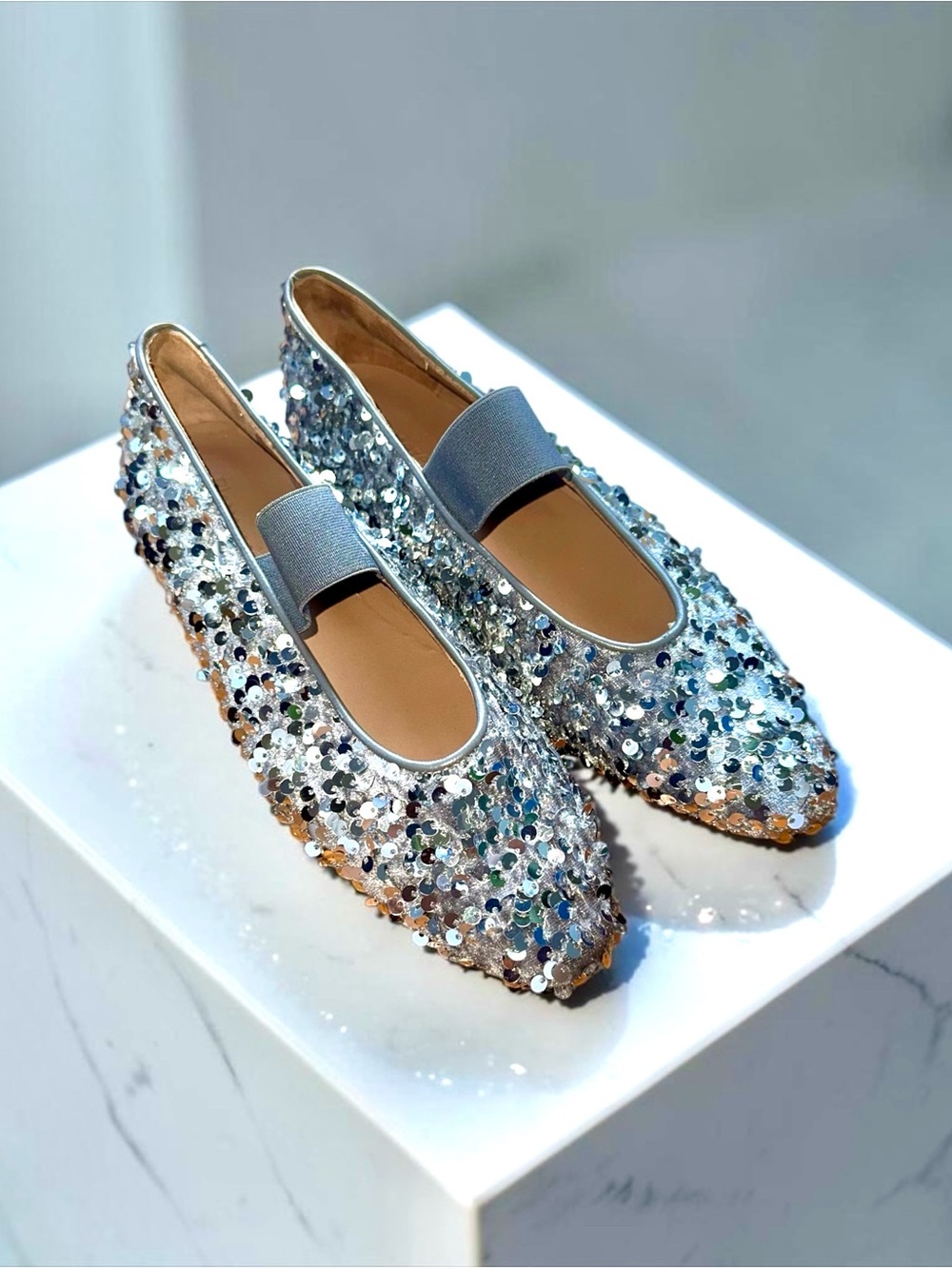 Flattered Bree Sequin Flats Elastic Strap Ballet Flats
Stone Gray Size 37 = US 7